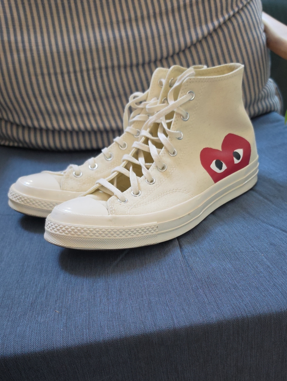 COMME des GARÇONS PLAY X Converse High Top Sneakers In Cream Colour Size 12